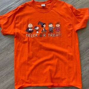 The peanuts gang says Happy Halloween 👻